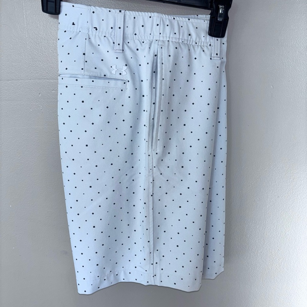 Under Armour UA Golf Printed 9” Shorts 1377303 Mens Size 30 Perfect